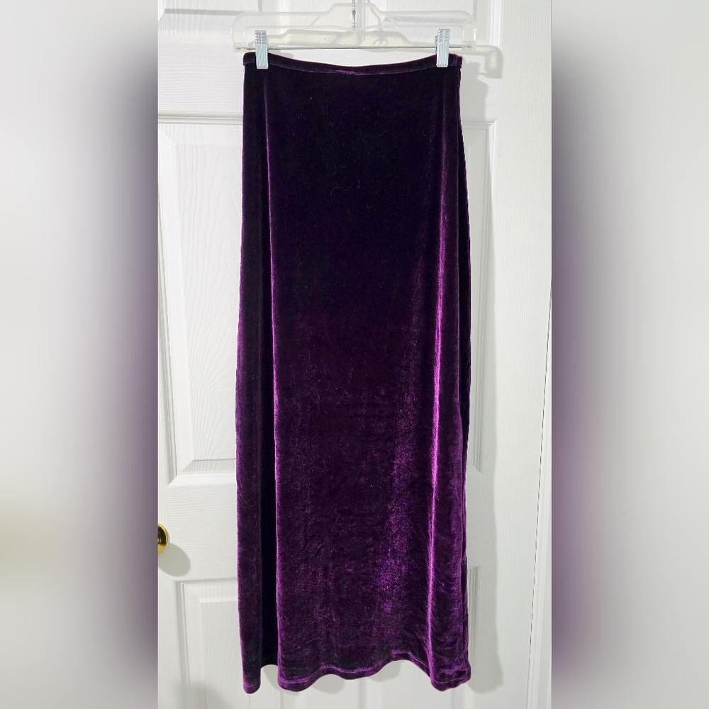 Le Chateau Luxurious Velvet Maxi Skirt in Rich Purple Size S Petite